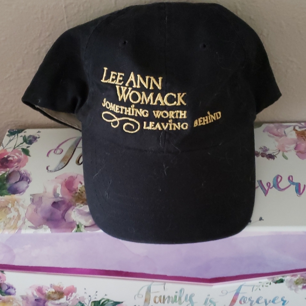 NWOT Vintage LeeAnn Womack 2002 Something Worth Leaving Behind